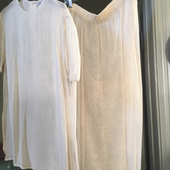 Emporia Armani sheer top with matching pant - Picture 3 of 8